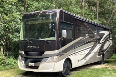 Classy Lady - 2019 Tiffin Allegro - Sleeps 10 w/ Bunkbeds