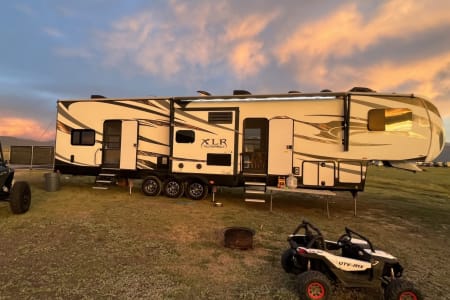 Luxury Fifth Wheel with Back Patio! *Delivery Only*