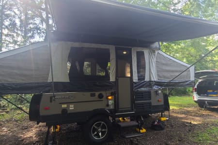 columbus OH The Adkins Family Rugged Family Camper where the AC is nice and cold.