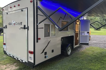 2018 Forest River Cherokee Fish House Toy Hauler