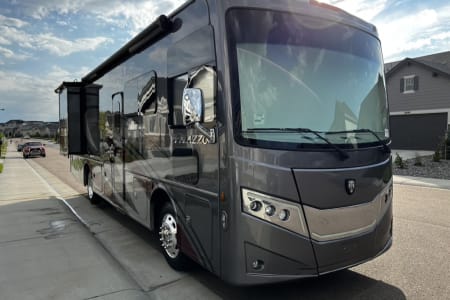 2023 Thor Palazzo Diesel Pusher