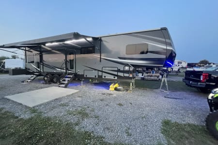 2020 Jayco Seismic, Family Fun At Your Convenience!!!!