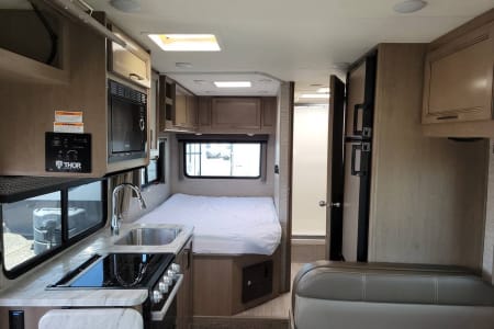 Netflix & RV: Longer Stays, Lower Rates - Book Now!