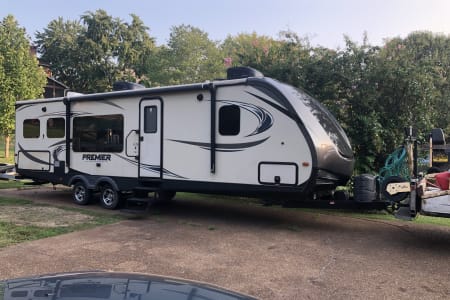 2017 Keystone RV premier Ultra Lite