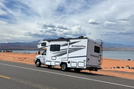 2023 Forest River Sunseeker LE / 25' Class C with 1 slide out / State Parks