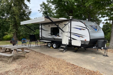 Off Season $80/night! 2018 Forest River Salem Cruise Lite 201BHXL