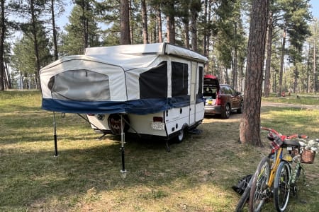 Cozy, Easy to Tow Lovely Pop Up Camper