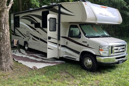 2017  Coachmen Leprechaun with outdoor kitchen and entertainment