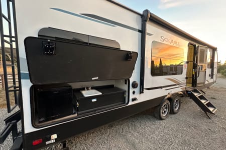 Sleeps 6 - New Luxury Travel Trailer 2022 Palomino