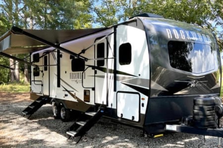 Tailwagger -2024 Forestriver Rockwood Ulta Lite 2706WS