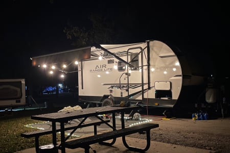 The Cozy Boondocker! 2023 Range Lite Air. Cozy Digs for 4, Light for Towing