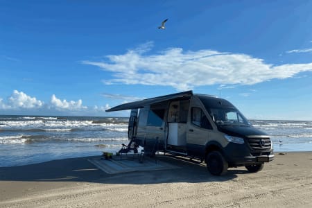 Porter TX Off Road | Big Camping Rig on Wheels! Fully Custom Sprinter 2500 Van with S