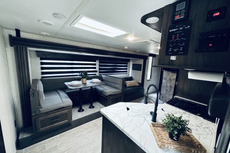 Family Friendly Vacation Camper with 2 rooms!
