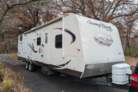 The Ultimate Bunkhouse - 2014 Winnebago Sunset Creek - Sleeps 11!