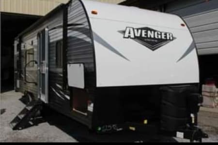 Your next adventure camper! 2019 Avenger 32 DEN