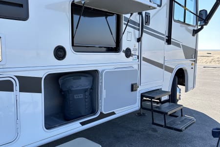 RV Rental riverside,California-(CA)