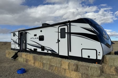 2022 Atlas Travel Trailer (Bring Your Horses!)