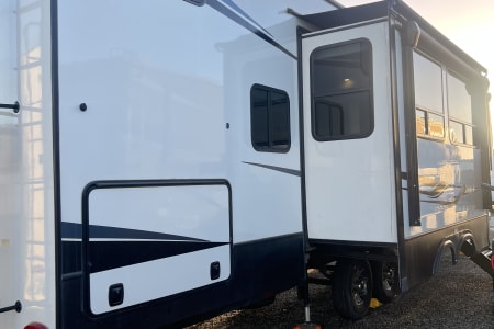 Port HuenemRV rentals