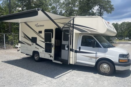 Palm Harbor FL 2018 Forest River Coachmen Freelander