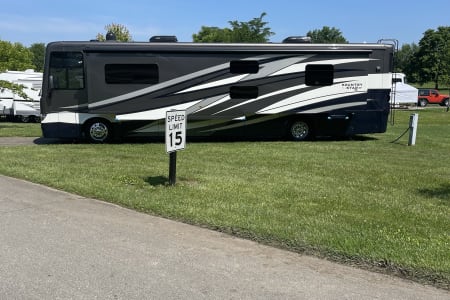 Fairland IN 2021 Kountry Star Class A Bunk house