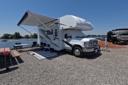 2024 THOR Four Winds Class C RV offering Nonstop Outdoor Adventures!