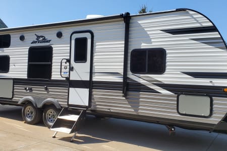 Like New 2023 Jayco Jay Flight 26' Bunkhouse Vacation Camper w Bedroom