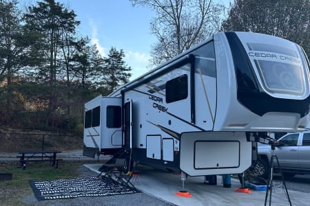 2022 Cedar Creek Luxury Fifth Wheel - *delivery only*