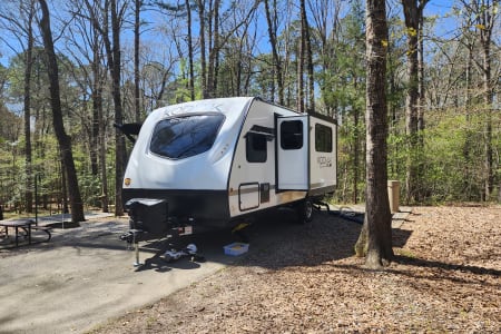 Escape to Adventure - 2022 Kodiak Cub Bunkhouse