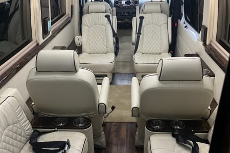 Presidential Luxury 10 Person Sprinter-Limo