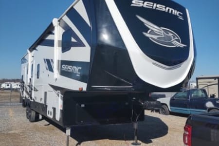 2023 Jayco Seismic Toy Hauler