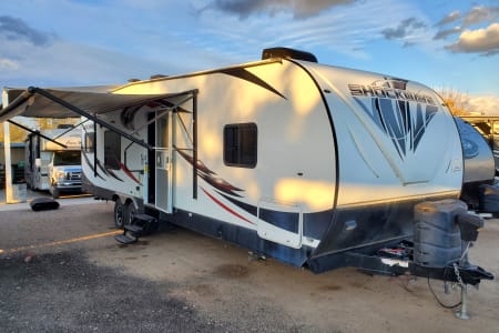 Mesa AZ 2018 Shockwave 32ft toy hauler 18ft garage