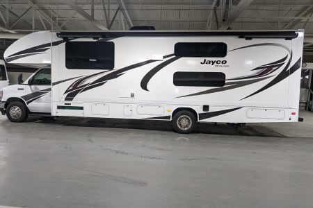 2021 Jayco Redhawk 31F: Luxurious travel for the whole family