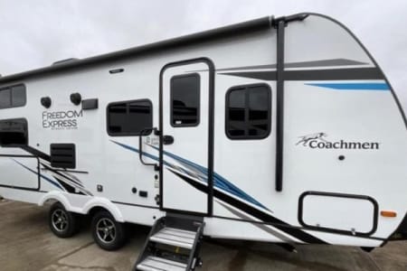 2022 Coachmen Freedom Express Ultra Lite 238BHS