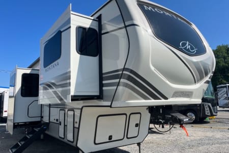 2023 Keystone Montana 3761FL Legacy Edition **DELIVERY ONLY**