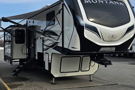 Delivery Only 2022 Keystone RV Montana High Country