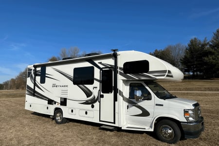 Jayco Greyhawk 27U, Spacious, Like New, Pet Friendly.