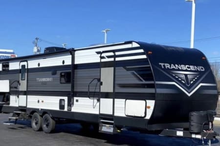 Richmond KY Beautiful, Roomy RV for your Next Adventure!