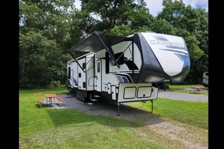 2022 Keystone Carbon 418 Toy hauler