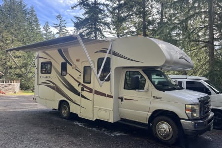 RV that Sleeps 6 on Orcas Island