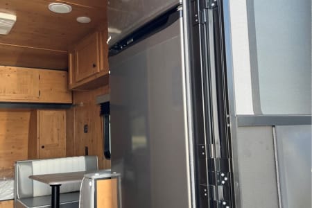 Midsize with everything 2024 Sunset Park RV Sun Lite