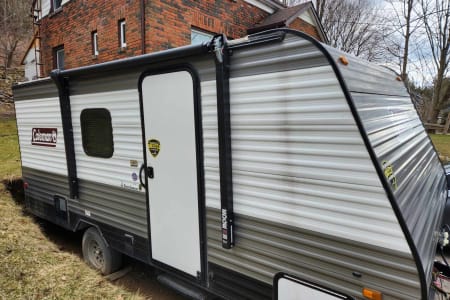 Cobourg ON 2022 Dutchmen Coleman Light