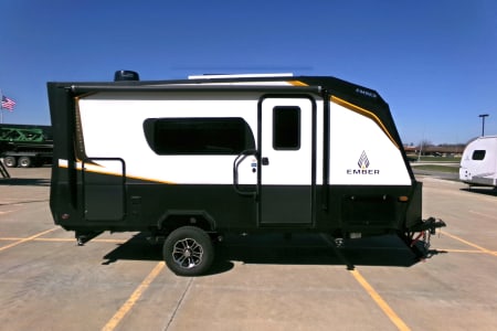 2022 Ember Overland 170MRB