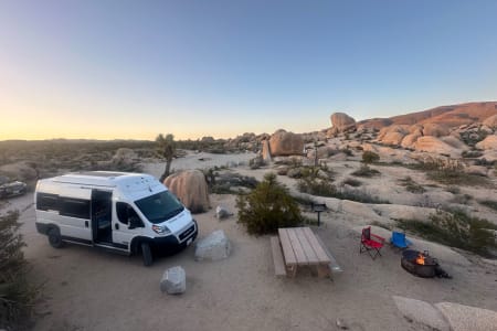 Clamper Van with 2 Beds - Ready for the Summer? 20 min from SFO