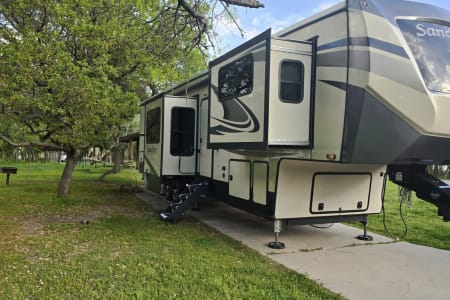 Celina TX Freedom Wanderer:  Your Mobile Adventure Awaits!! 43' Luxury 5th Wheel