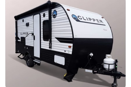 The Perfect Camper for Couples! 2021 Coachman Clipper 17FQS