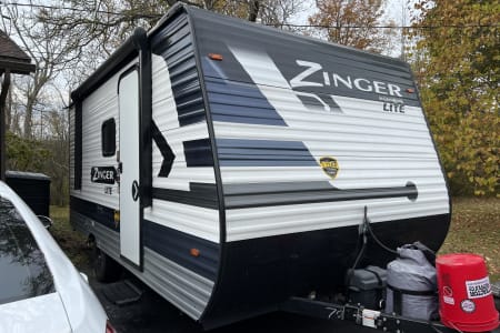 2022 Zinger 18BH Lightweight Bunkhouse Travel Trailer