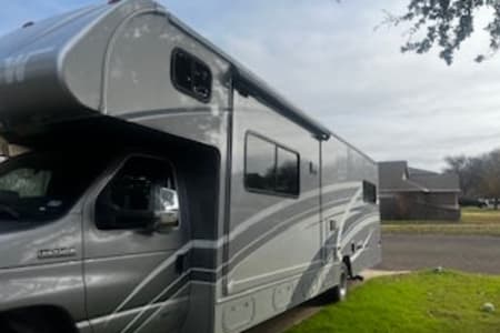 2020 Winnebago Spirit 31H Sleeps 8