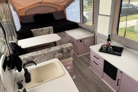 Jolene - 4 person Pop Up Camper in central  Florida