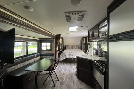 2018 Jayco White Hawk outdoor kitchen, shower, speakers