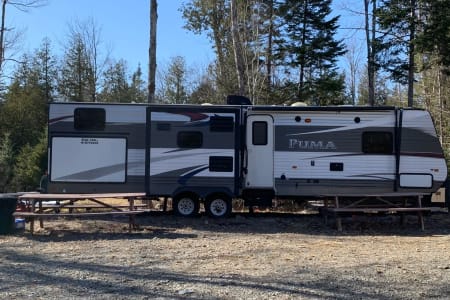 Deluxe Bunkhouse on Private Riverfront Property (Can Travel!)